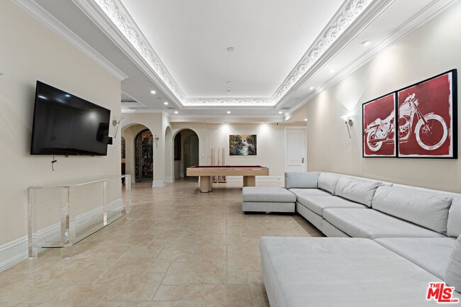 Building Photo - 718 N Rodeo Dr