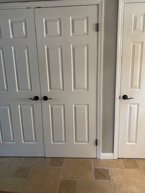 Laundry room located in hallway - 2600 Brookside Dr