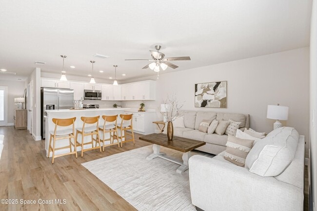 Building Photo - 177 Hidden Woods Pl