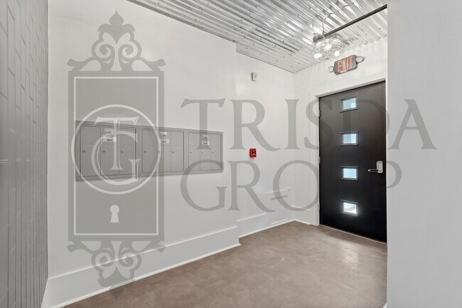 Building Photo - Modern 1 BR Apt in Mt Washington, 2 Off Street Parking Spaces, Private storage, Pets OK, W/D, DW, AC