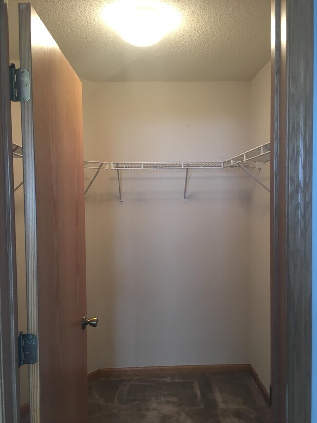 Building Photo - 9205 Orchard Cir
