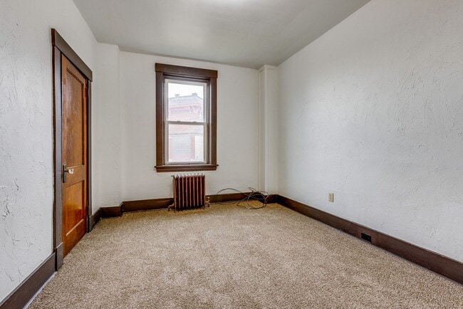 Building Photo - 466 Hays Ave