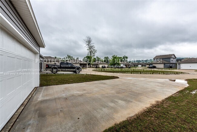 Building Photo - 4679 W Fairbanks Way