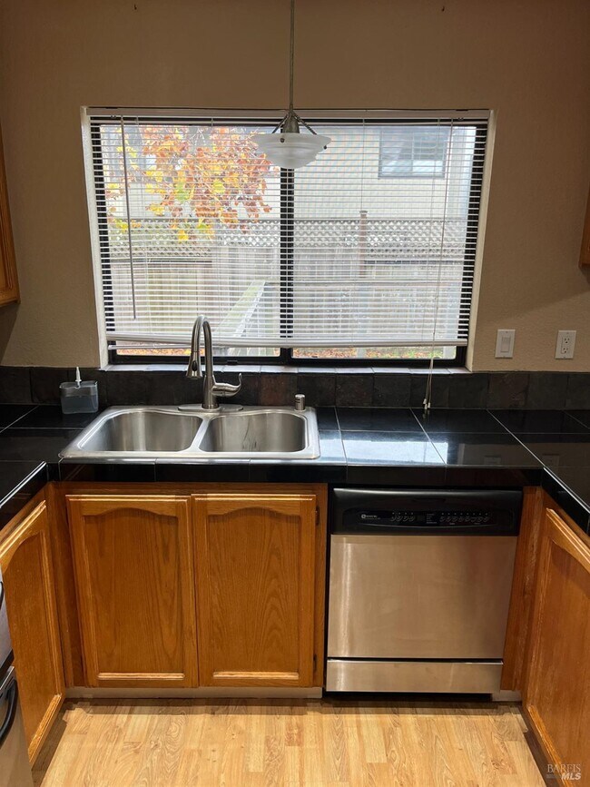 Building Photo - 7481 Maximillian Pl