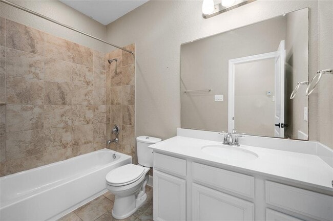 Building Photo - 14014 Phelps Dr