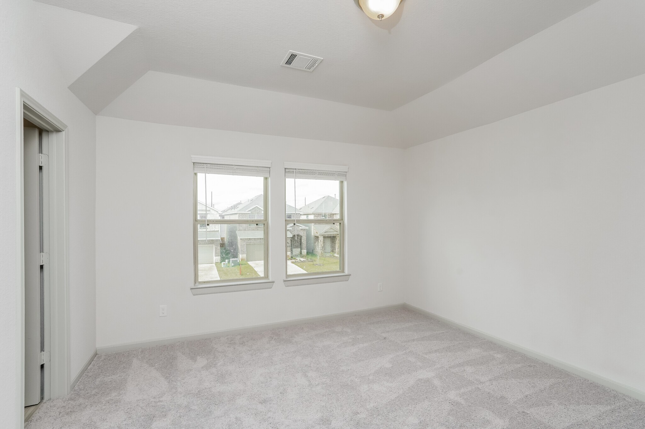 Building Photo - 7918 Fijian Cypress Dr