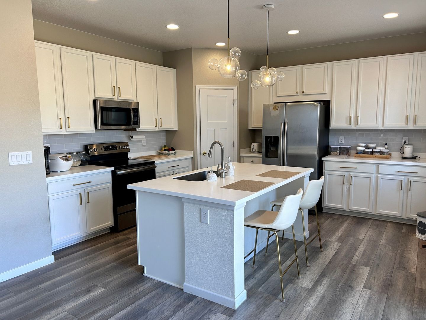 Building Photo - 551 W 175th Pl