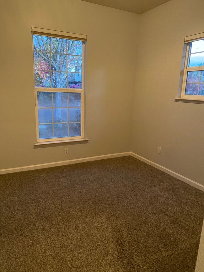 Building Photo - Great Turlock Location