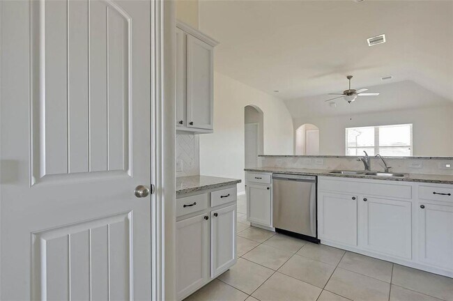 Building Photo - 20323 Creekdale Bend Dr