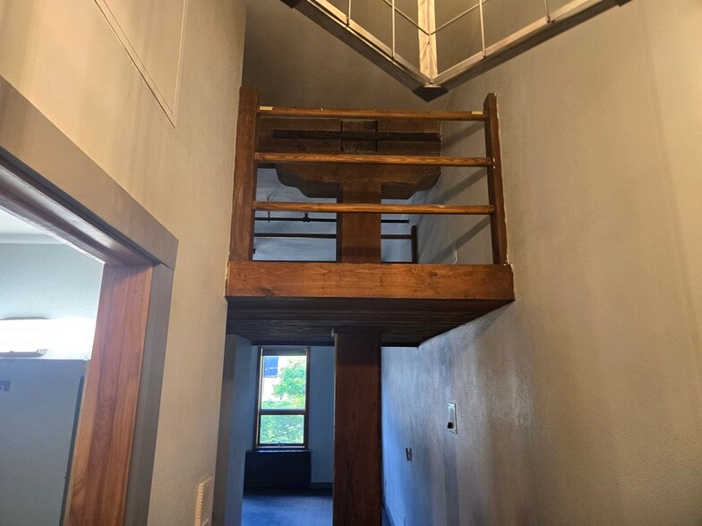 Building Photo - 222 Jay St