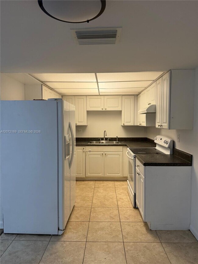 Building Photo - 11101 Royal Palm Blvd