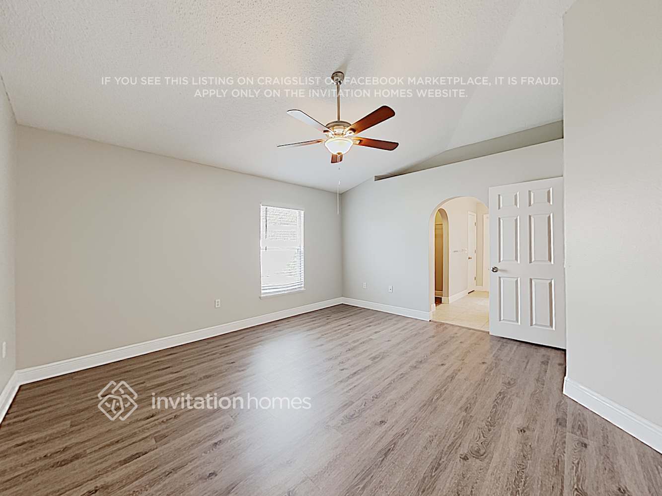 Building Photo - 3260 Erskine Dr