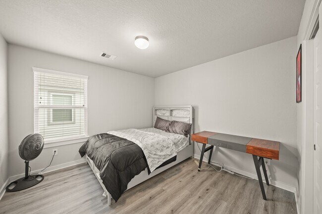 Building Photo - 18419 Windy Knl Wy