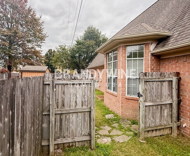 Building Photo - 1533 Siskin Dr