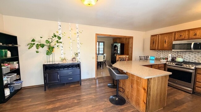Building Photo - 54061 Linger Ln