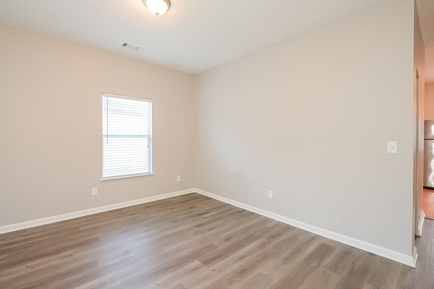 Building Photo - 2115 Palatine Pl