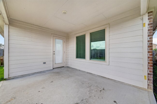 Building Photo - 21501 Rustic Elm Dr