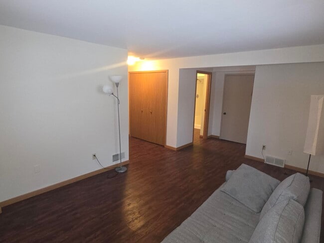 Building Photo - 10268 Parkedge Cir