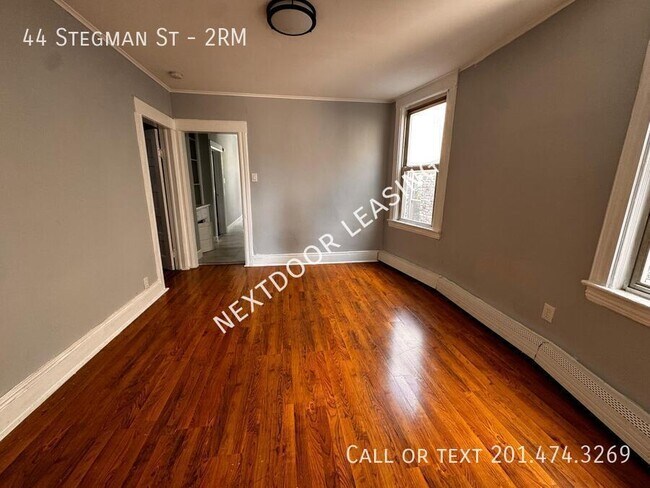 Building Photo - 44 Stegman St