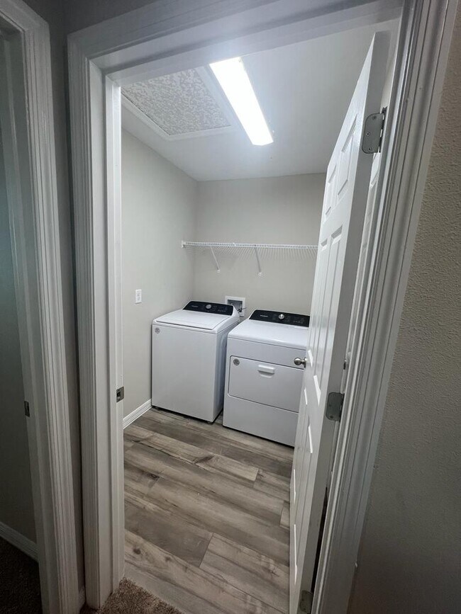 Building Photo - 7553 Peace Lily Ave