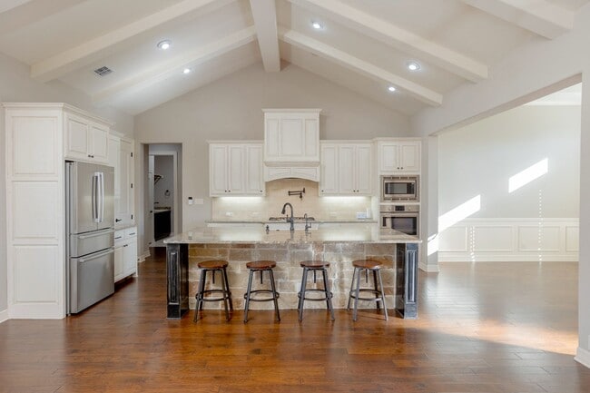 Building Photo - Home for Rent