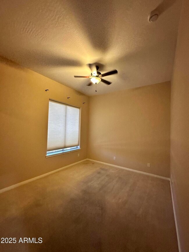 Building Photo - 2627 E Acoma Dr