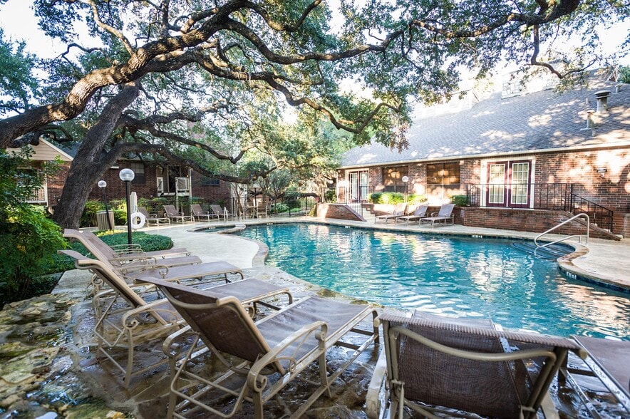 Building Photo - Fountainhead