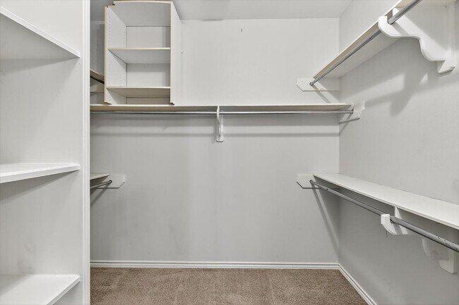 Building Photo - 8114 Etienne Dr
