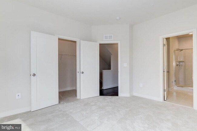 Building Photo - 8051 Tribeca St