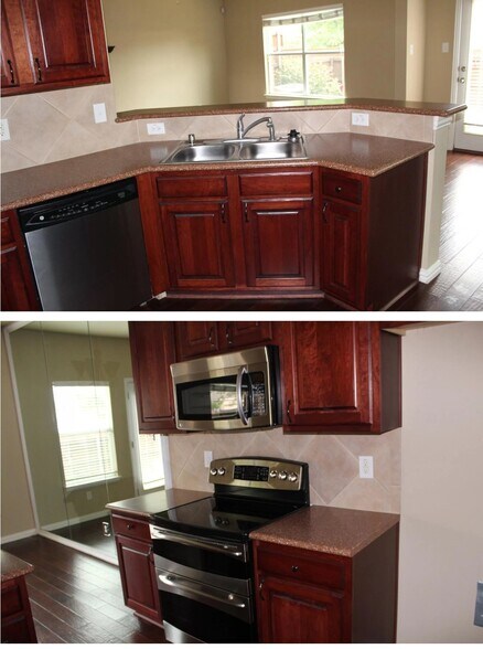 Building Photo - 8704 Manhattan Ave