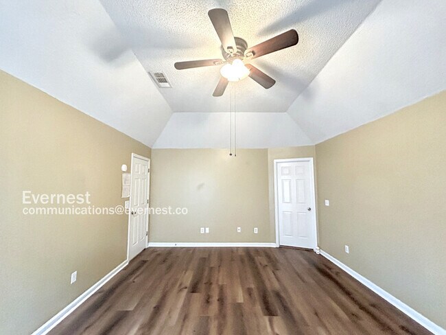 Building Photo - 7105 Mahogany Dr