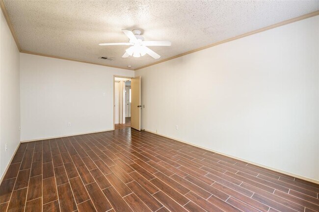 Building Photo - 1006 Silbury Dr