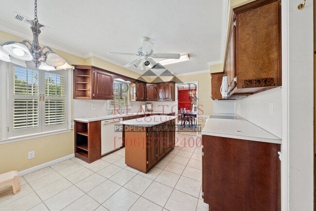 Building Photo - 2335 Nottingham Dr