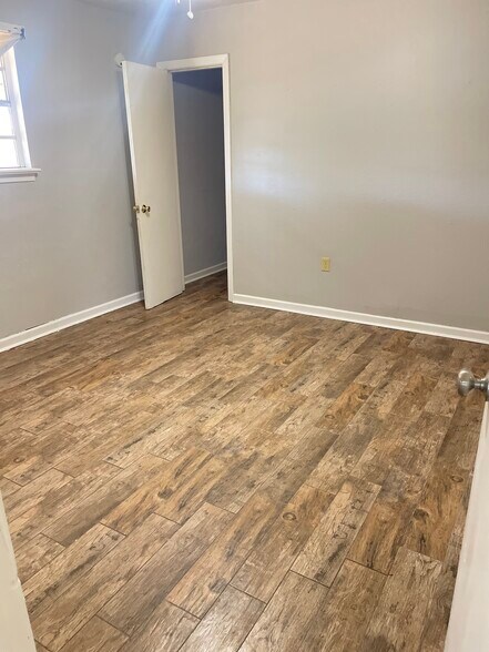 Building Photo - 34309 Pinetree Dr