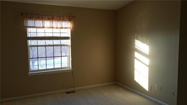 Building Photo - 38587 Glastonberry