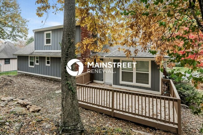 Building Photo - 5 Bedroom Pet-Friendly Home in LIBERTY, MO...