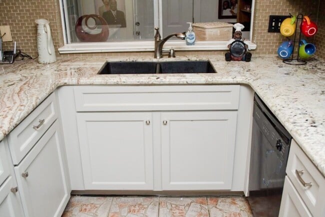 Building Photo - 10114 Kirkvale Dr