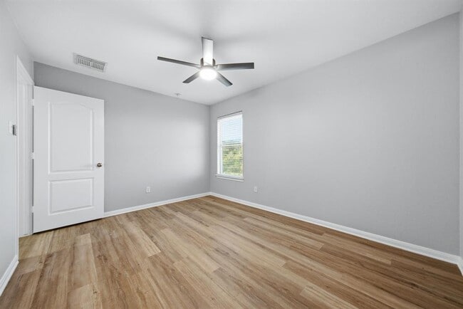 Building Photo - 7404 Journeyville Dr