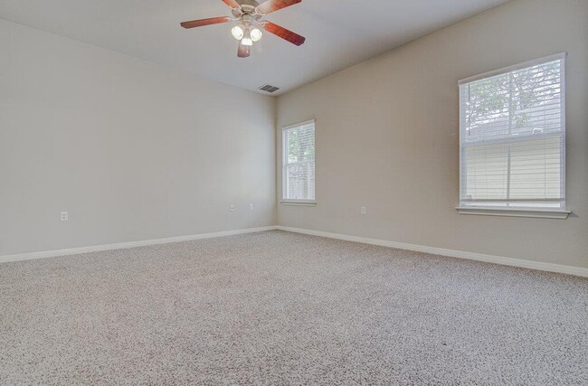 Building Photo - 1702 Singleton Ave