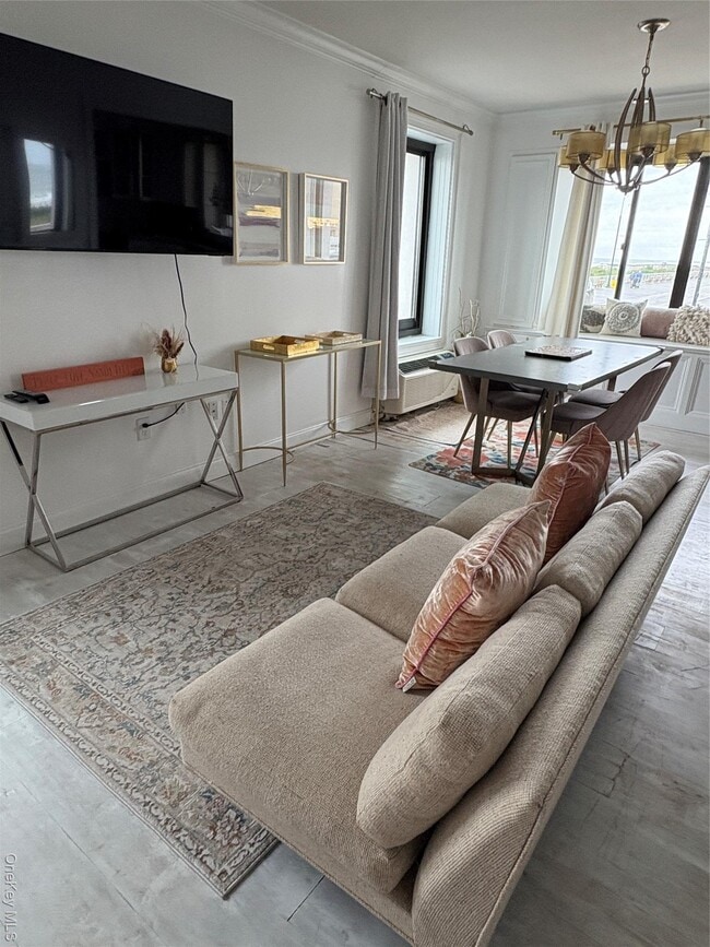 Building Photo - 100 W Broadway