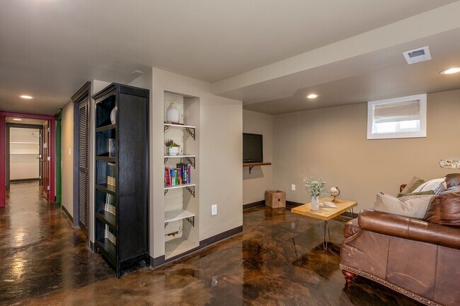 Building Photo - Beautiful Historic Multi Generational home in Heart of Snohomish