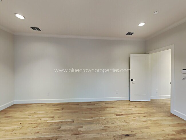 Building Photo - 4305 Emerson Ave