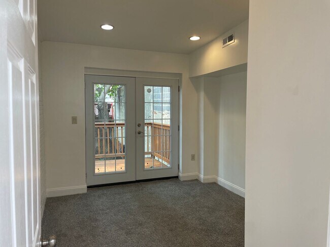 Building Photo - Charming 2-Bedroom, 1.5-Bathroom Brick Townhouse in Pigtown