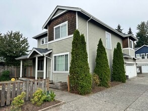 Building Photo - 5bd/2.5ba Renton House