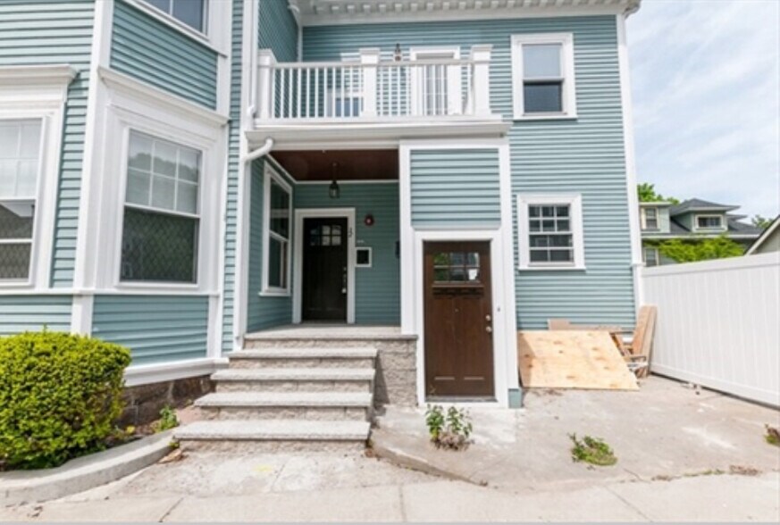 Building Photo - 34 Upham Ave