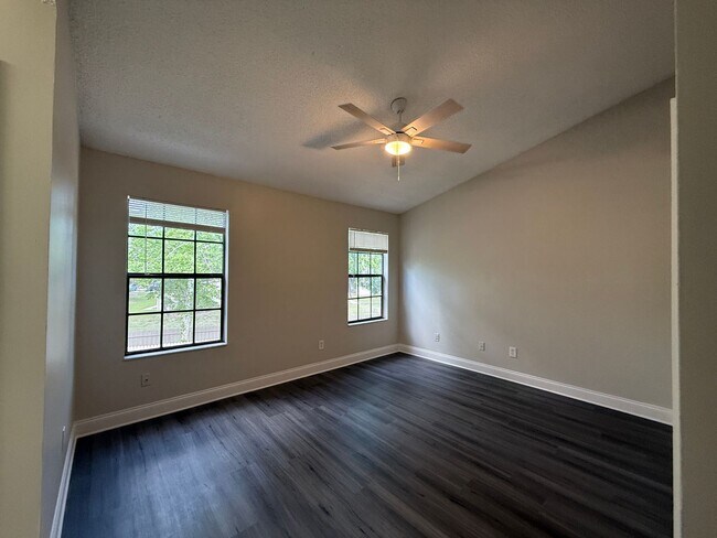 Building Photo - 2/2 Town Home in Casselberry