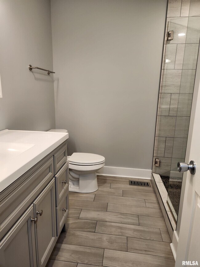 Building Photo - 3439 N Willow Ct