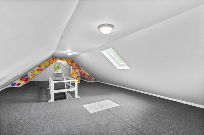 Building Photo - 2 Bed 1 Bath - Takoma Park Cottage- Large ...