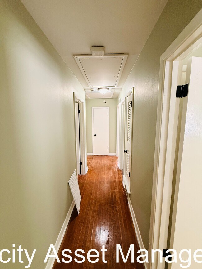 Building Photo - 4223 Cherrydale Rd