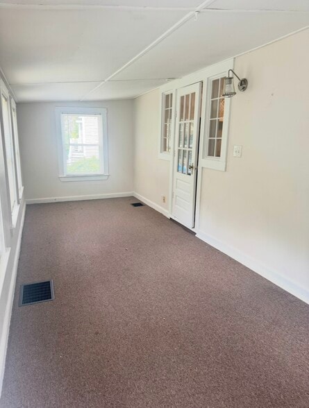 Sunroom - 435A Walpole St